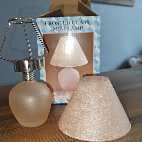 Small vintage pink frosted - vintage,