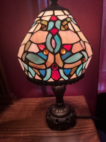 Dale tiffany style stained - dale,
